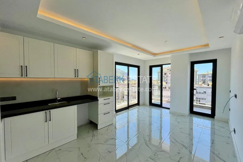 Purchase 2+1 apartment with a view in the center of Alanya, Cleopatra beach area 2
