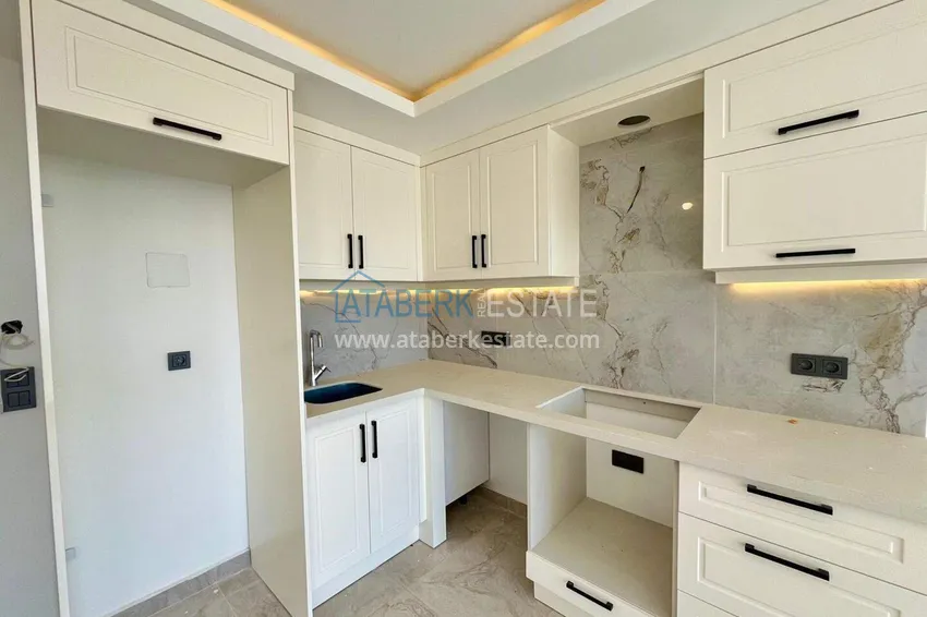 Purchase 1+1 apartment in the center of Alanya - 600 m to the sea 3 