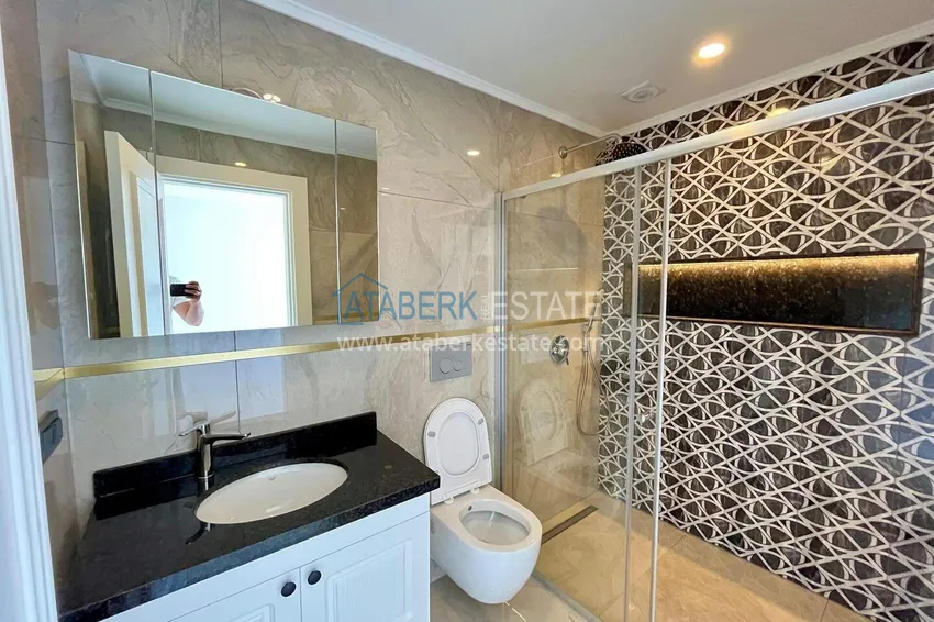 Purchase 2+1 apartment with a view in the center of Alanya, Cleopatra beach area 9