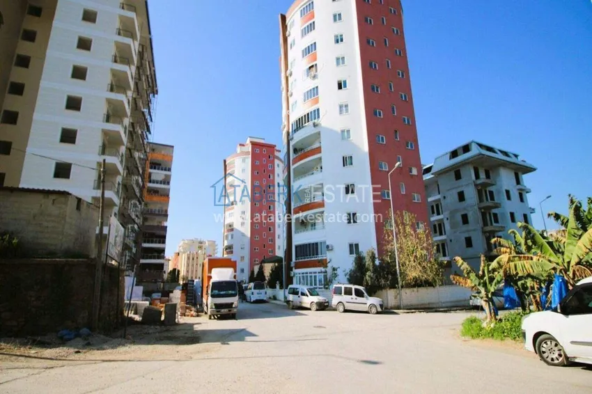 Квартира 1+1 с мебелью, видом на море и горы в центре Махмутлара 3 