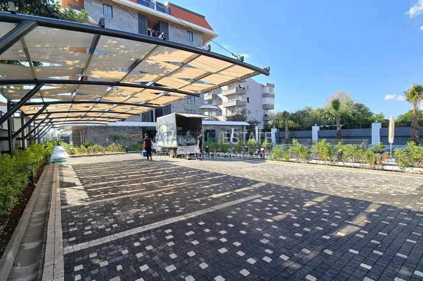 1+1 apartment overlooking the sea and the fortress on the beachfront in Kestel 24 
