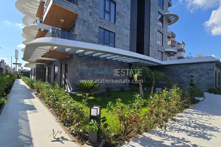 1+1 apartment overlooking the sea and the fortress on the beachfront in Kestel 26 