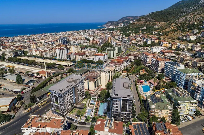 1+1 apartment in the center of Alanya - furnished and with sea views, installments are available 2