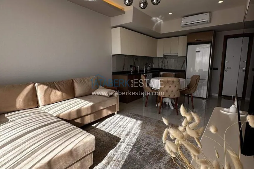Purchase 1+1 apartment in the center of Alanya - furnished and with sea views, installments are available 2