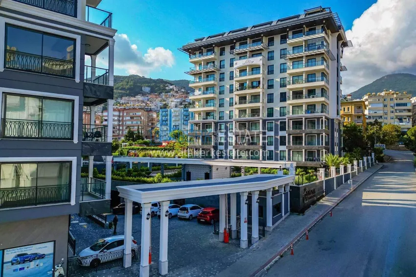 1+1 apartment in the center of Alanya - furnished and with sea views, installments are available 3