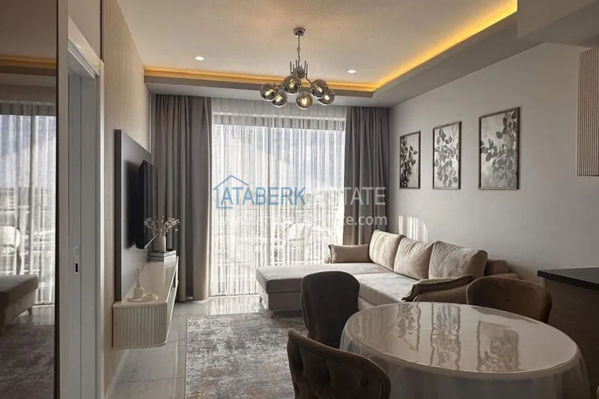 Purchase 1+1 apartment in the center of Alanya - furnished and with sea views, installments are available 9