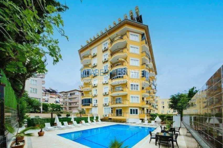 2+1 apartment 100 m² in the center of Alanya — with new furniture, 800 m to Cleopatra beach 1
