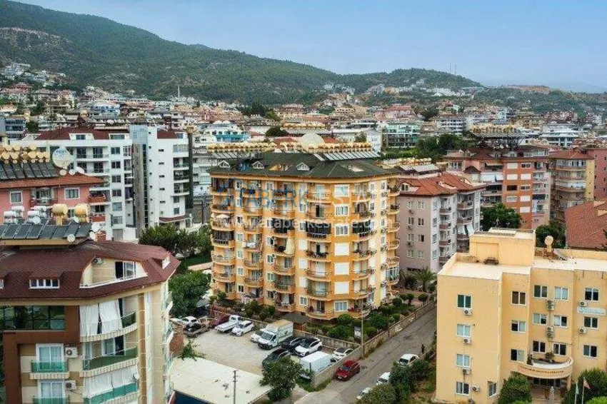 2+1 apartment 100 m² in the center of Alanya — with new furniture, 800 m to Cleopatra beach 4