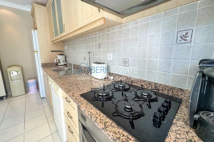 Purchase 2+1 apartment 100 m² in the center of Alanya — with new furniture, 800 m to Cleopatra beach 5