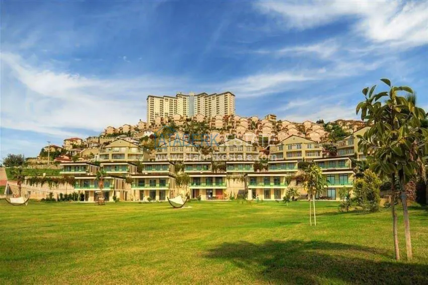 4+1 villa on the territory of a hotel complex in Mahmutlar — furniture, garden, panoramic view 4