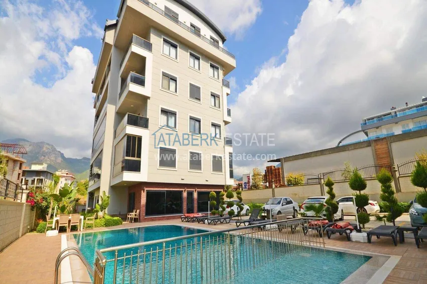 Penthouse duplex 3+1 w Oba, Alanya — meble, oddzielna kuchnia, przeszklony balkon 1 