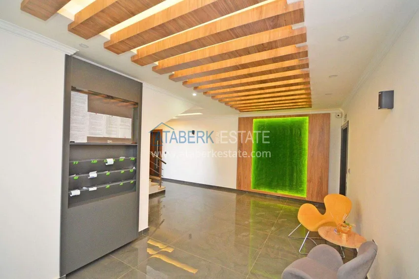 Penthouse duplex 3+1 w Oba, Alanya — meble, oddzielna kuchnia, przeszklony balkon 10 