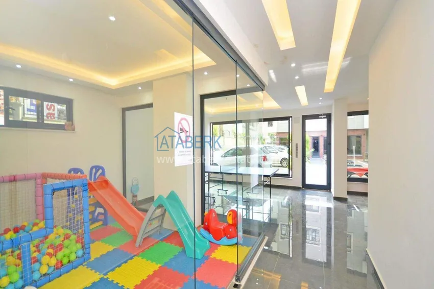 Penthouse duplex 3+1 w Oba, Alanya — meble, oddzielna kuchnia, przeszklony balkon 11 