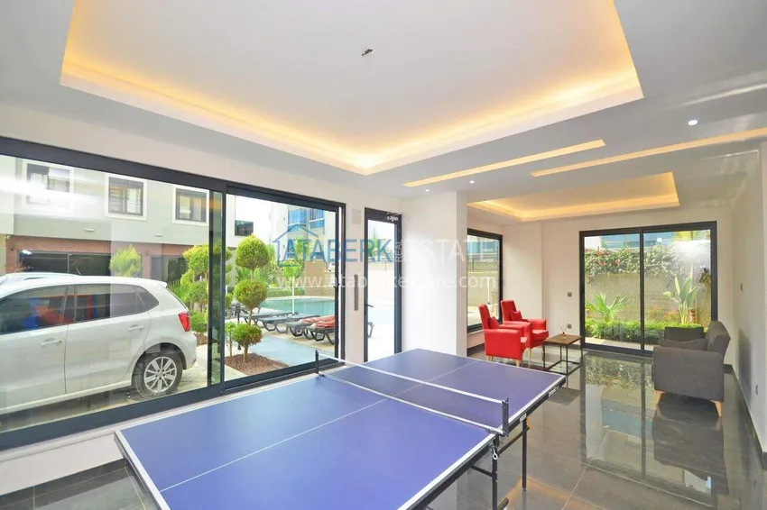 Penthouse duplex 3+1 w Oba, Alanya — meble, oddzielna kuchnia, przeszklony balkon 12 