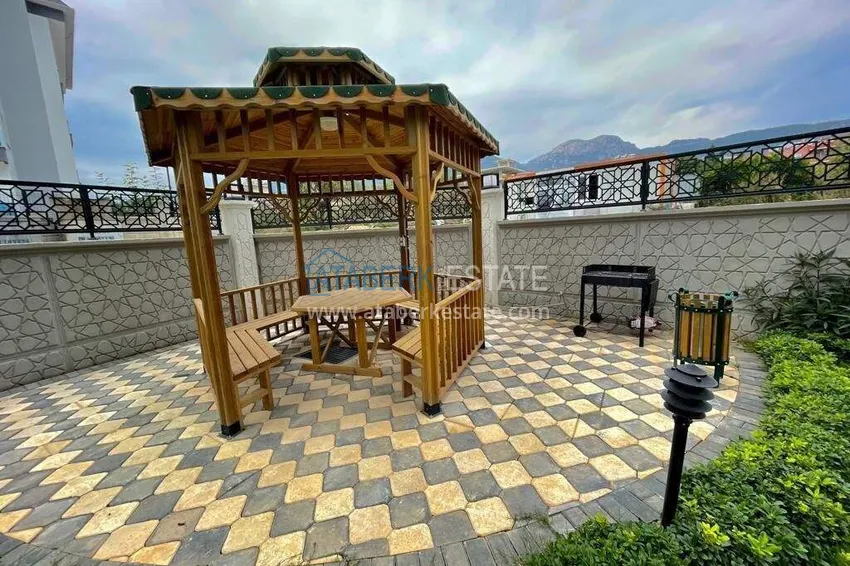 Penthouse duplex 3+1 w Oba, Alanya — meble, oddzielna kuchnia, przeszklony balkon 6 