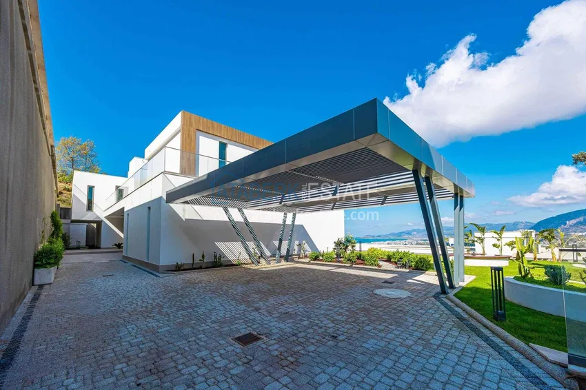 Premium 4+1 villa with panoramic views in Kargicak - fully furnished, suitable for citizenship 20