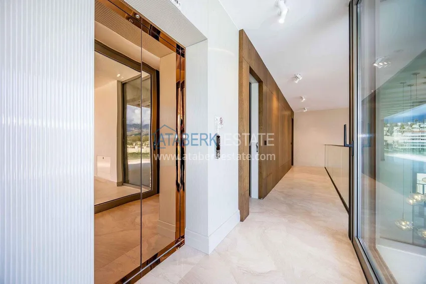 Purchase Premium 4+1 villa with panoramic views in Kargicak - fully furnished, suitable for citizenship 34