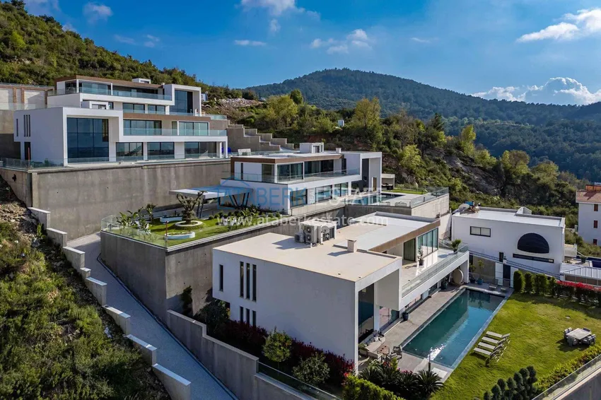 Premium 4+1 villa with panoramic views in Kargicak - fully furnished, suitable for citizenship 5