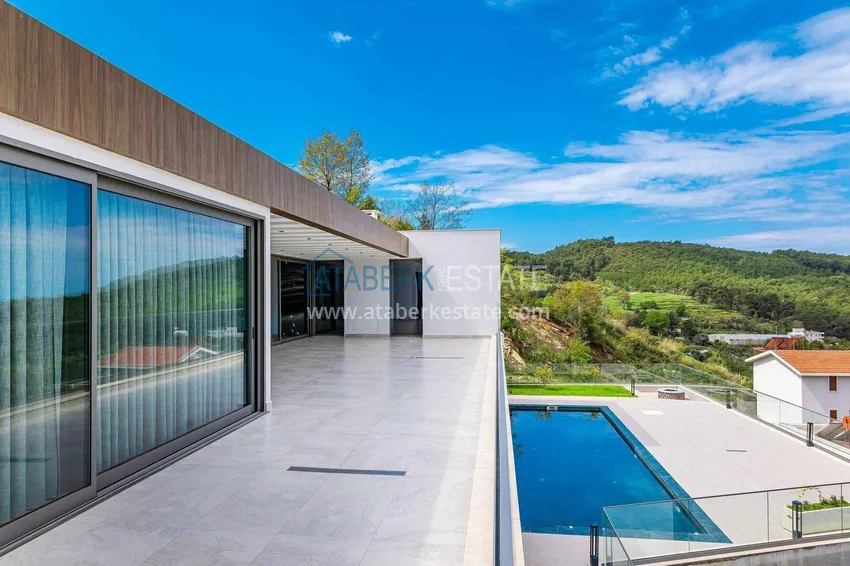 Purchase Premium 4+1 villa with panoramic views in Kargicak - fully furnished, suitable for citizenship 45