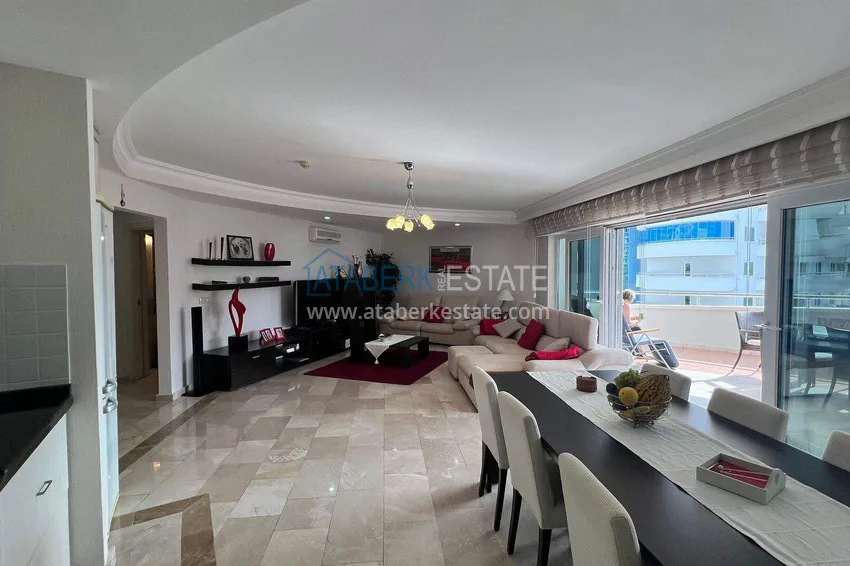 Purchase 2+1 apartment in Mahmutlar - 130 m², furnished, spacious balcony 10