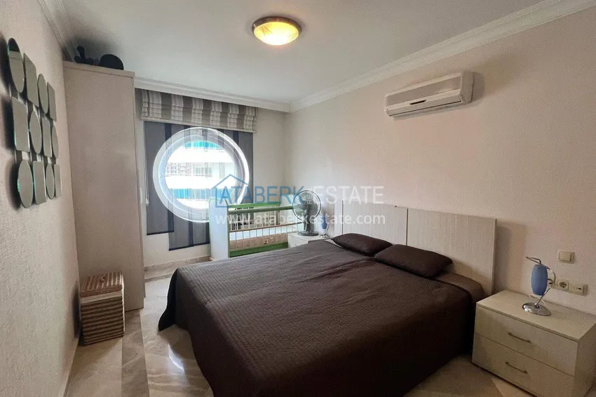 Purchase 2+1 apartment in Mahmutlar - 130 m², furnished, spacious balcony 11
