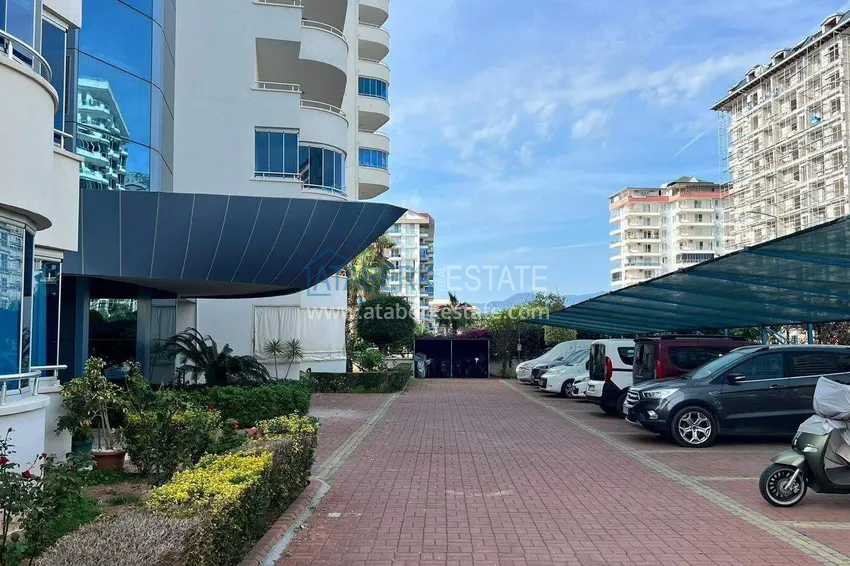 2+1 apartment in Mahmutlar - 130 m², furnished, spacious balcony 12