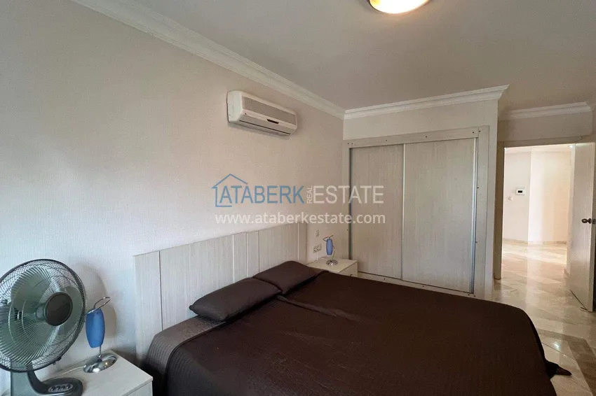 Purchase 2+1 apartment in Mahmutlar - 130 m², furnished, spacious balcony 12