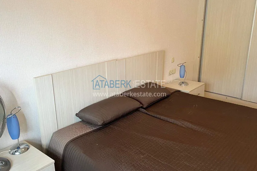 Purchase 2+1 apartment in Mahmutlar - 130 m², furnished, spacious balcony 13
