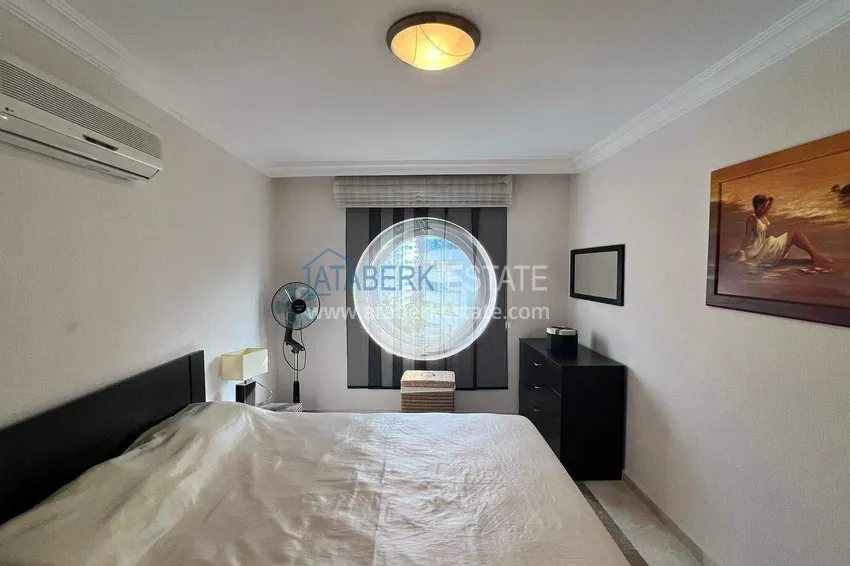 Purchase 2+1 apartment in Mahmutlar - 130 m², furnished, spacious balcony 16
