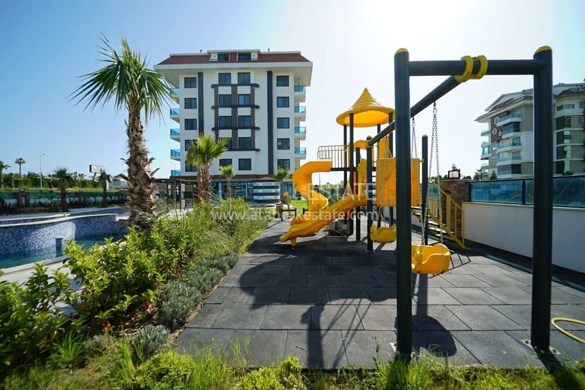 Apartment 2+1 on the beachfront in Kestel, overlooking the sea 4