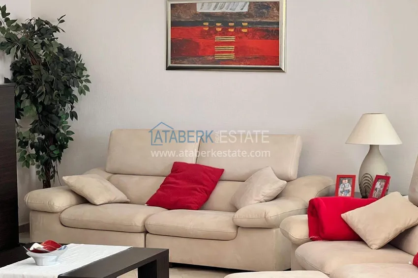 Purchase 2+1 apartment in Mahmutlar - 130 m², furnished, spacious balcony 6