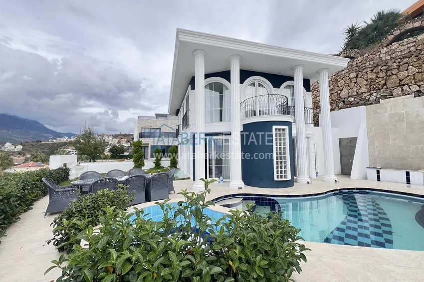 Citizenship property. Detached two-storey villa in Alanya, Kargicak district 1