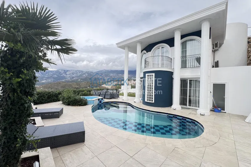 Citizenship property. Detached two-storey villa in Alanya, Kargicak district 2