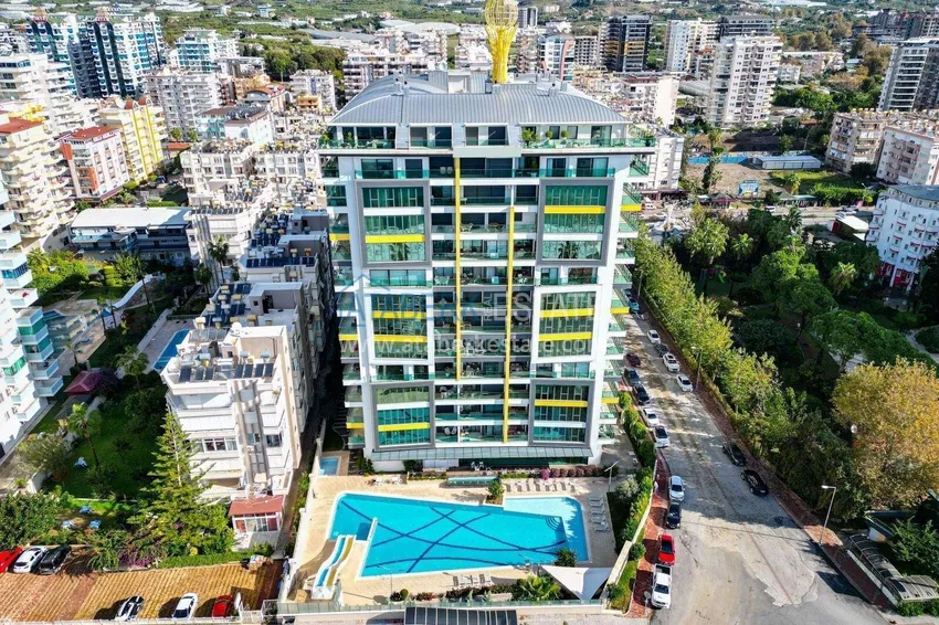 2+1 apartment in Mahmutlar — furniture, mountain view, first coastline 1