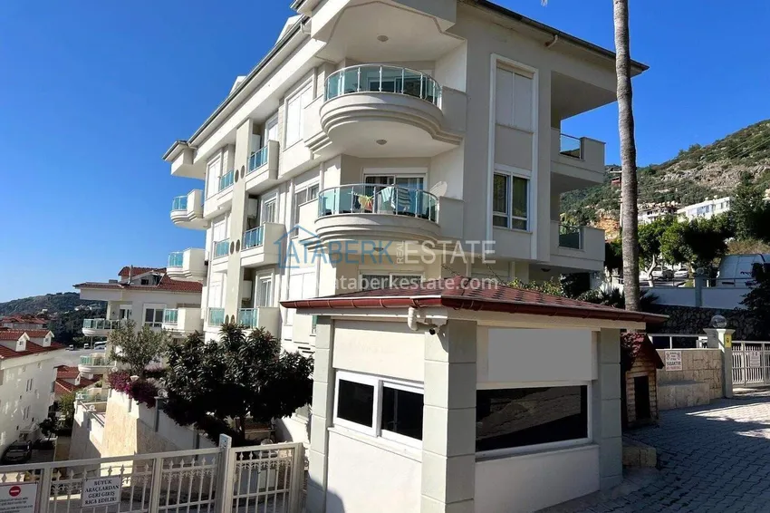 Duplex with a panoramic terrace in the center of Alanya, Cleopatra beach area — property for a residence permit 7 