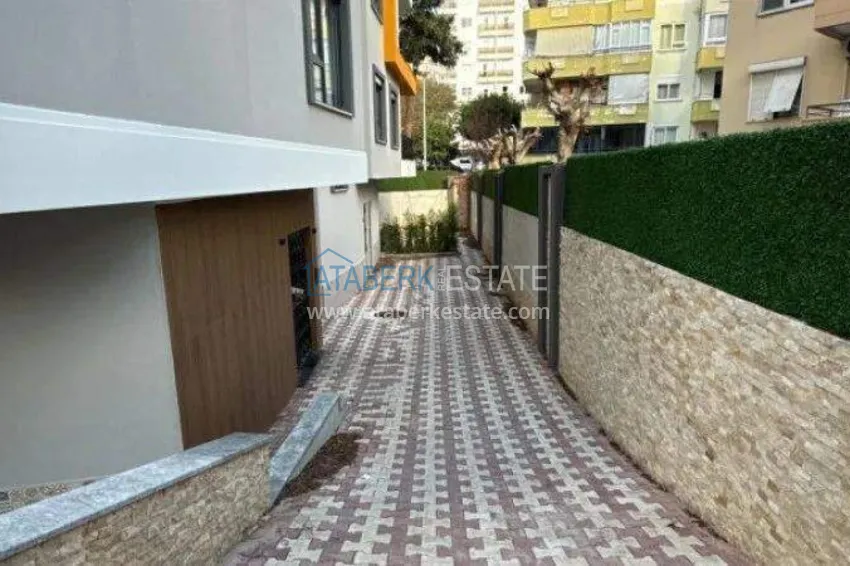 Real estate in the center of Alanya for residence permit and citizenship - 1+1 apartment near Keykubat beach 4