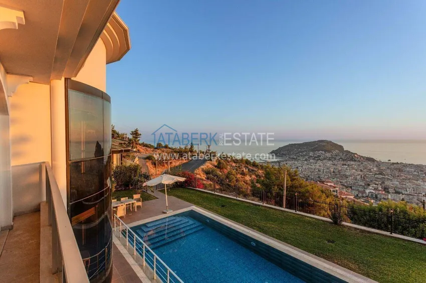 Purchase Private 5+2 villa in the center of Alanya, Bektash district — furnished and with panoramic views 14