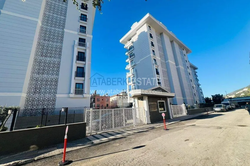 Real estate in the center of Alanya - 1+1 apartment with a view of the fortress and the sea near Cleopatra beach 3