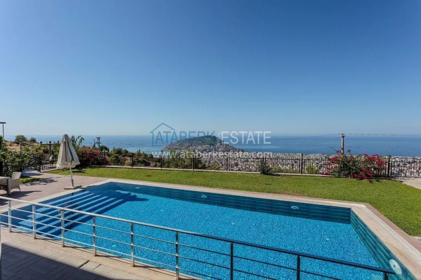 Private 5+2 villa in the center of Alanya, Bektash district — furnished and with panoramic views 4