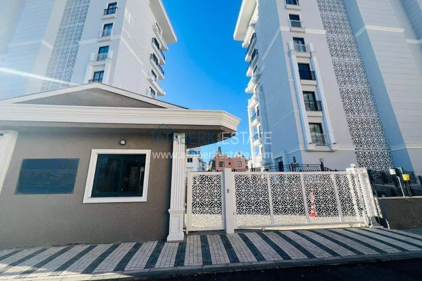 Real estate in the center of Alanya - 1+1 apartment with a view of the fortress and the sea near Cleopatra beach 4