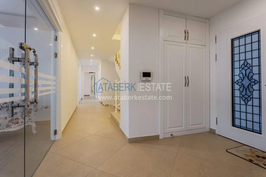 Purchase Private 5+2 villa in the center of Alanya, Bektash district — furnished and with panoramic views 1