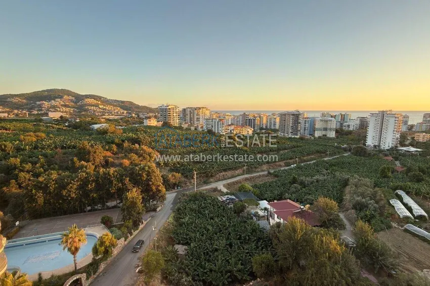 Urgent sale of real estate in Alanya - apartments with sea view in Mahmutlar 1
