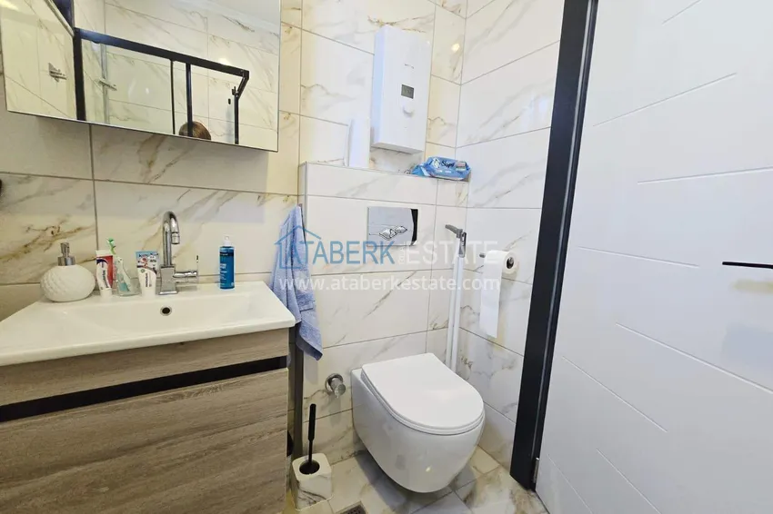 Purchase 1+1 apartment in the center of Alanya — furnished by the owner, Cleopatra beach area 11