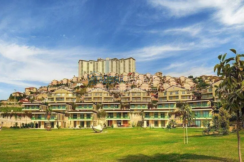 1+1 apartment in Alanya — furniture, famous resort-style, Mahmutlar district 5 