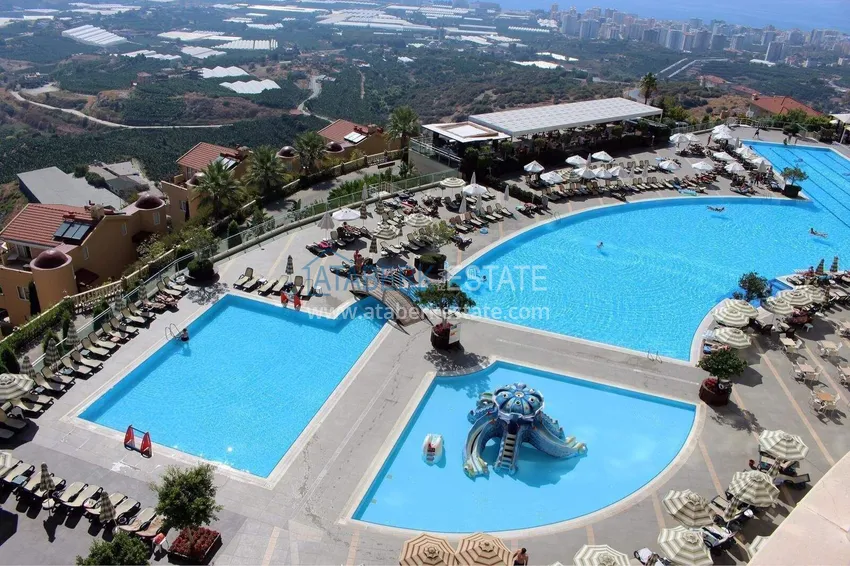 1+1 apartment in Alanya — furniture, famous resort-style, Mahmutlar district 8 