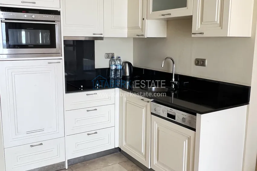 Purchase 1+1 apartment in Alanya — furniture, famous resort-style, Mahmutlar district 5 