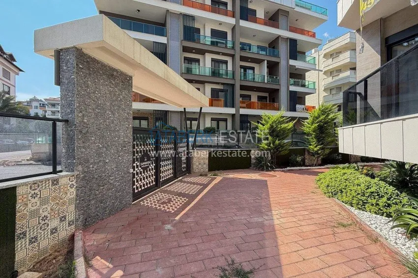 Panoramiczny dwupoziomowy penthouse 4+1 w centrum Alanyi — pierwszy nadbrzeżny, odpowiedni dla obywatelstwa 6 