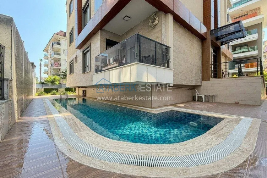 Panoramiczny dwupoziomowy penthouse 4+1 w centrum Alanyi — pierwszy nadbrzeżny, odpowiedni dla obywatelstwa 8 