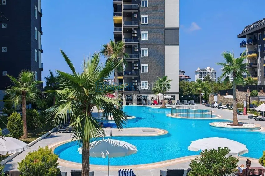 Apartament pod klucz z 1 sypialnią i przeszklonym balkonem w Alanya w dzielnicy Avsallar. Dostępna jest rata 3