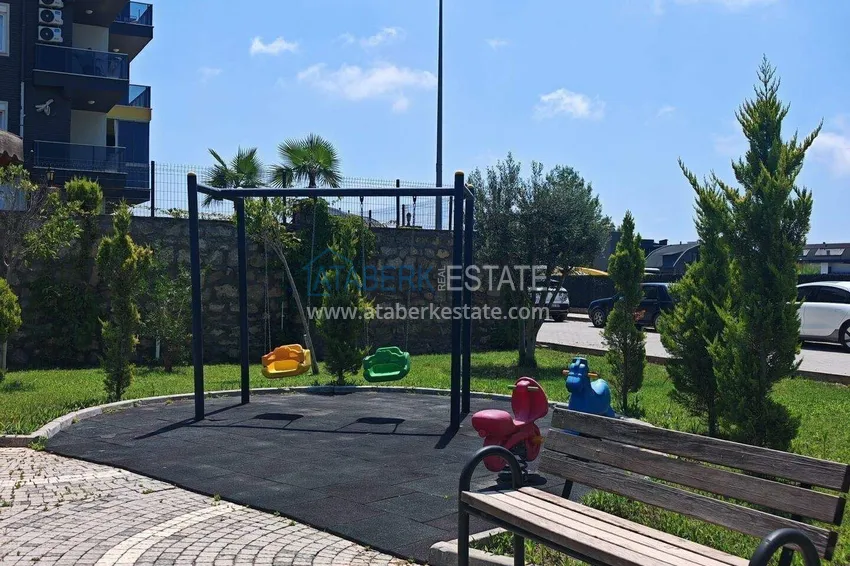 Apartament pod klucz z 1 sypialnią i przeszklonym balkonem w Alanya w dzielnicy Avsallar. Dostępna jest rata 21